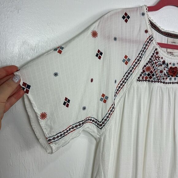 Knox Rose Ivory Color Floral Embroidered Flutter Sleeve Top Blouse Size M - Picture 3 of 8
